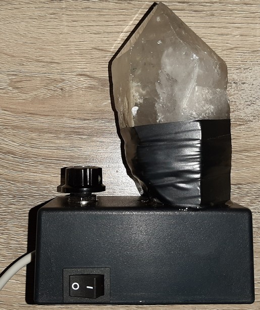 Bespoke psychotronic generator with quartz